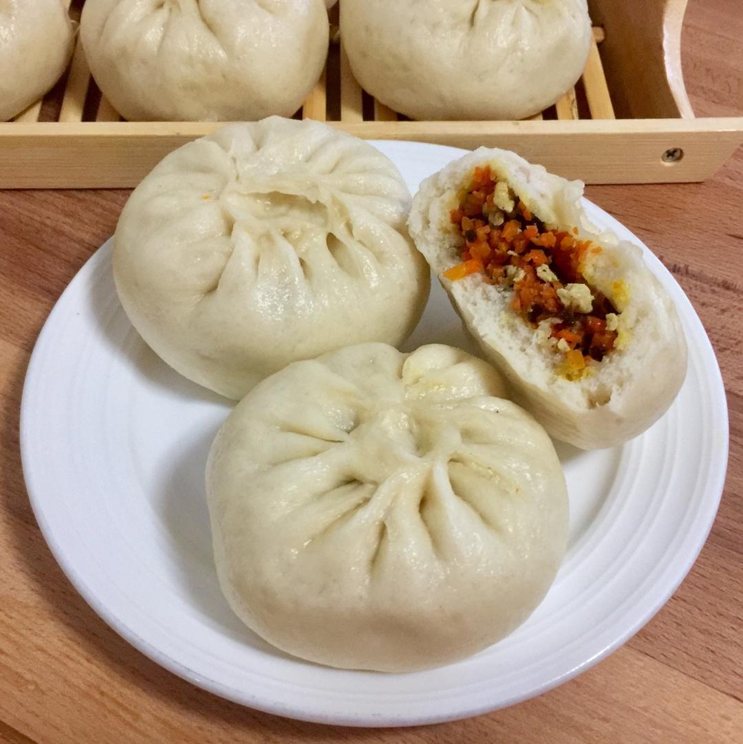 胡萝卜木耳鸡蛋素包子