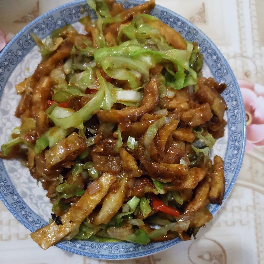 圆白菜炒饼丝