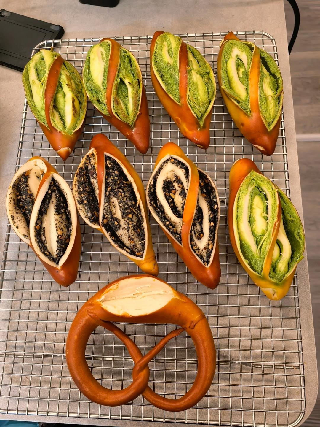 三款经典造型|德式碱水面包