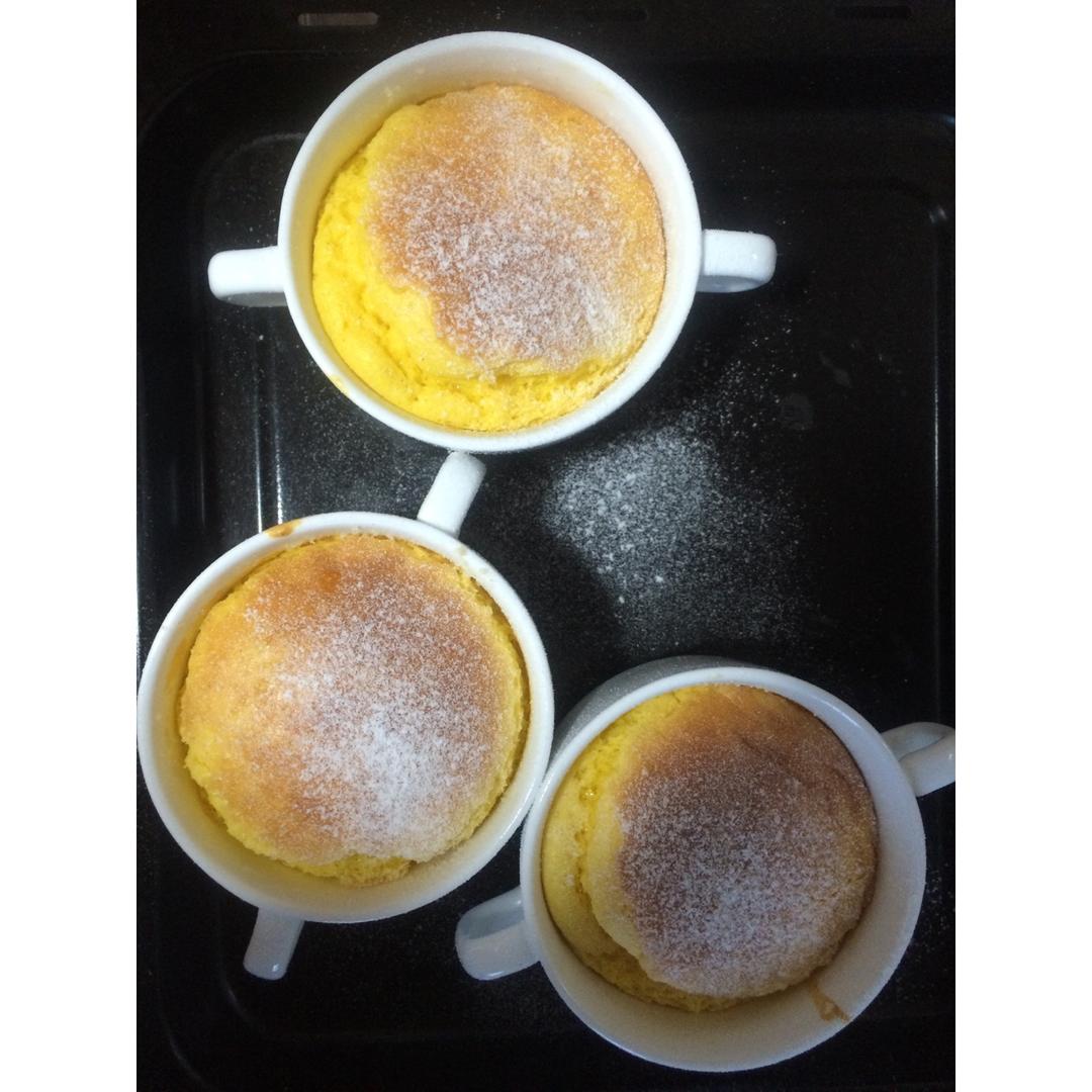 清晨的荷露做的舒芙蕾