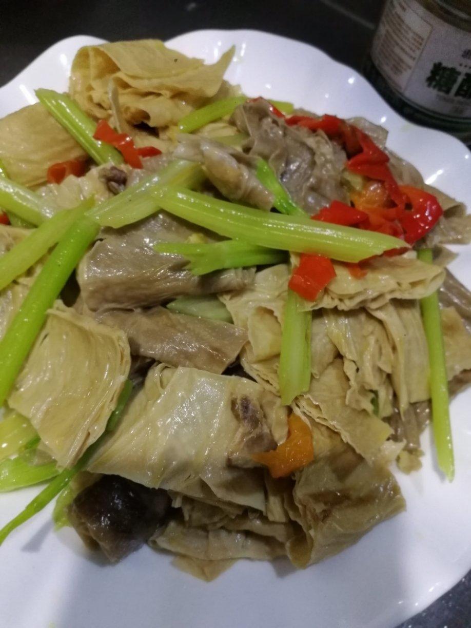 简单家常菜—辣炒腐竹