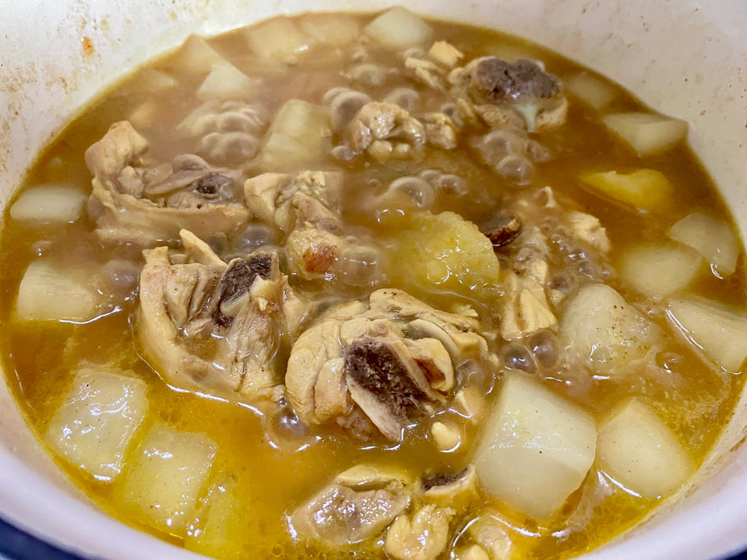 泰式咖喱鸡肉炖土豆萝卜【1月北鼎珐琅锅食谱】