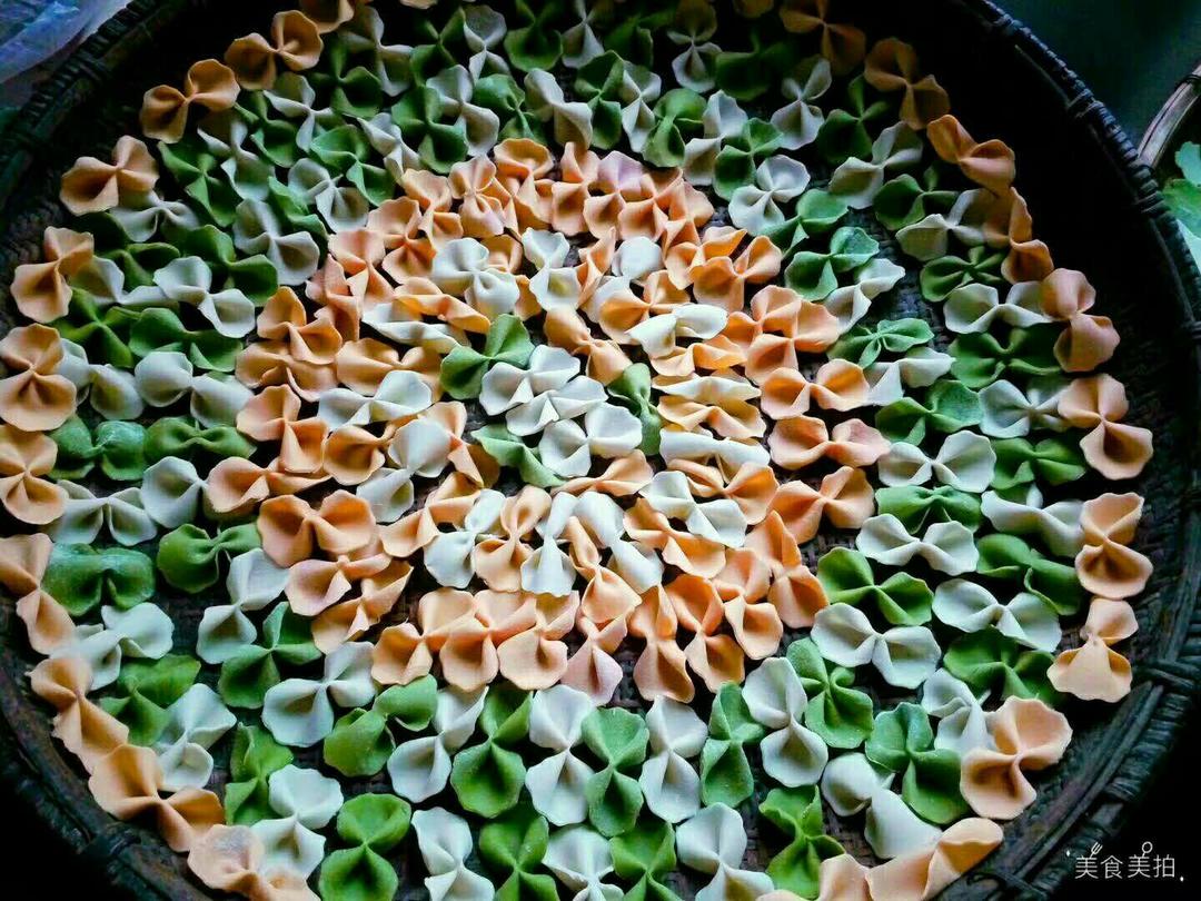 自制纯天然蔬菜汁彩色面条