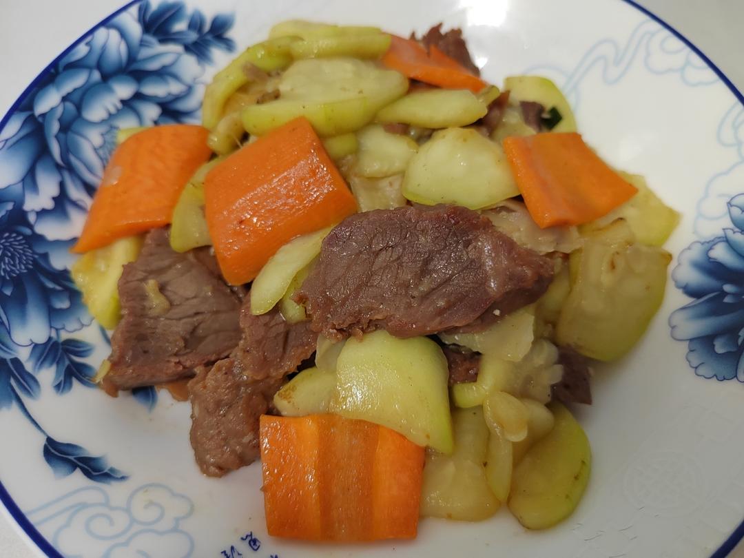 牛肉炒三月瓜-水水的好吃