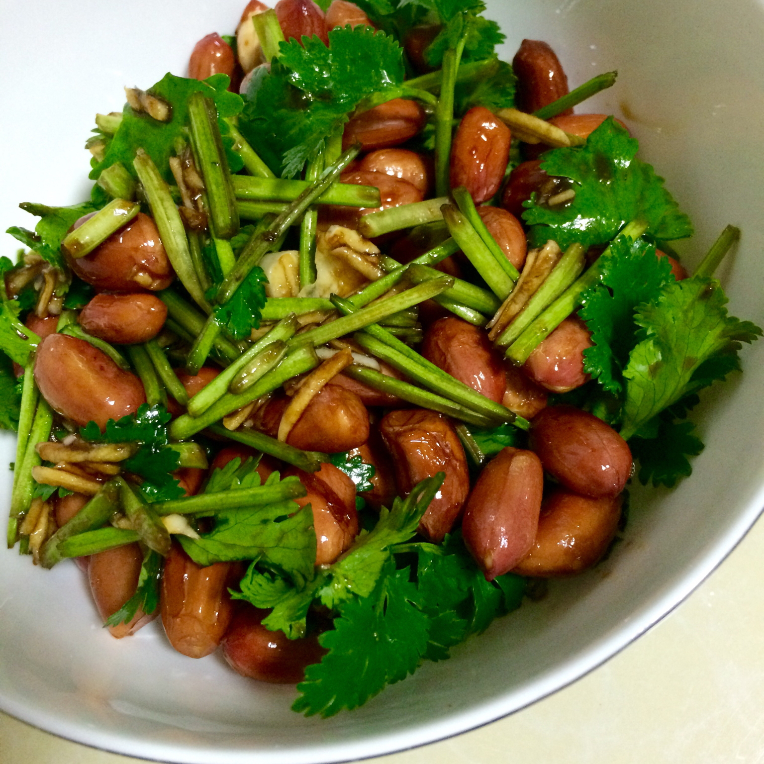 洗手做羹汤hhh做的花生米拌香菜