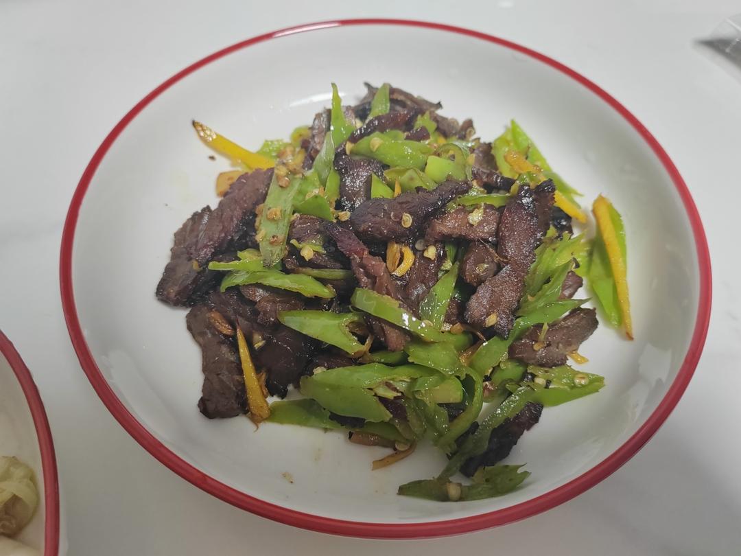 干牛肉炒辣椒