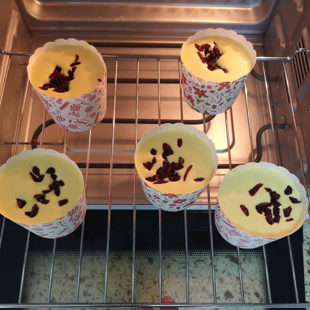 纸杯蛋糕（蔓越莓版可爱到爆）