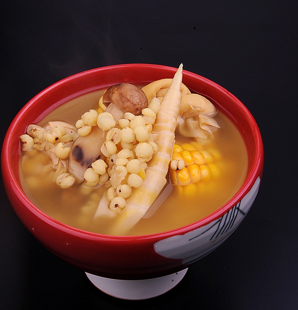 牛肝菌薏仁竹笋汤