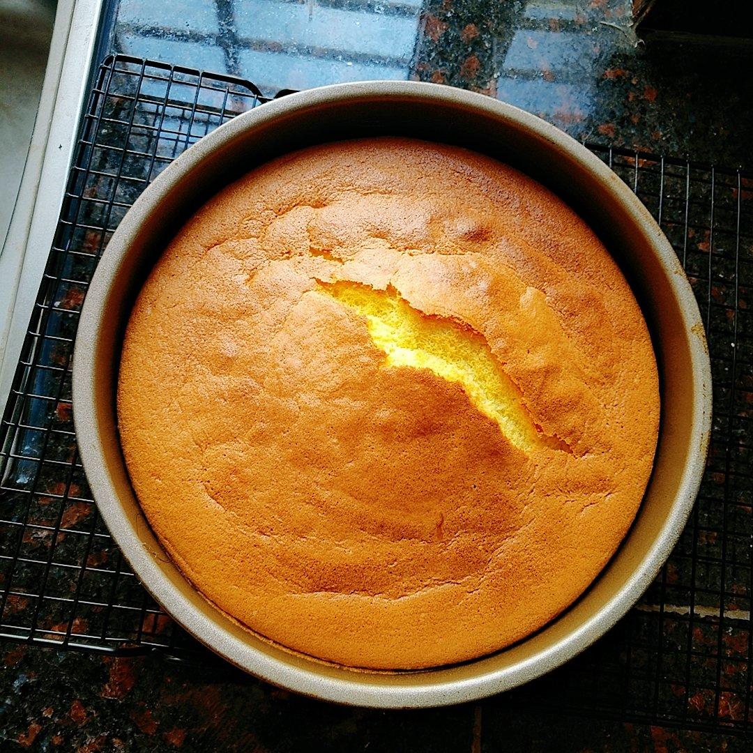 烤箱做蛋糕（戚风蛋糕的做法）