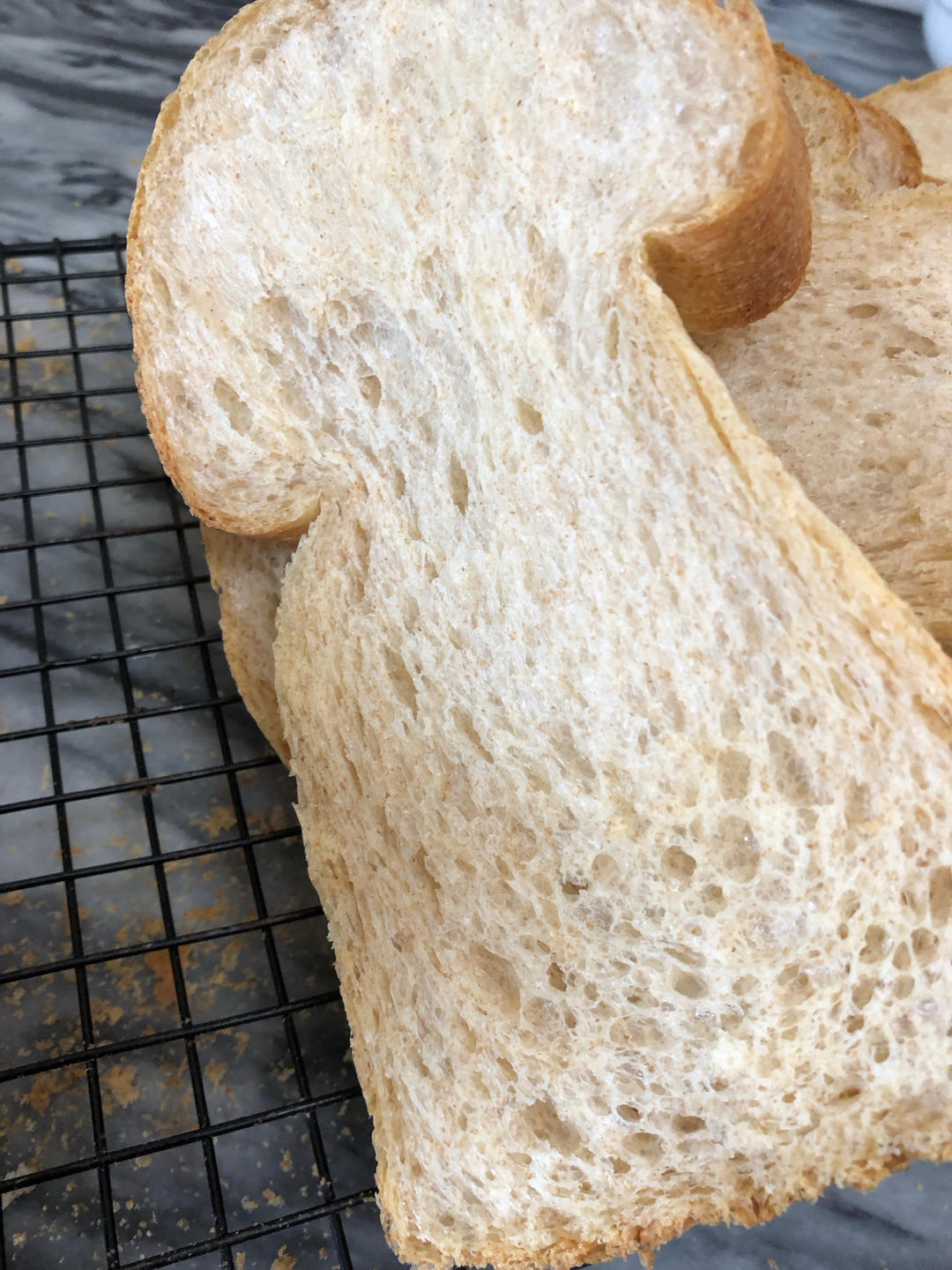 试过无数全麦吐司，还是这款40%全麦生吐司最好吃！