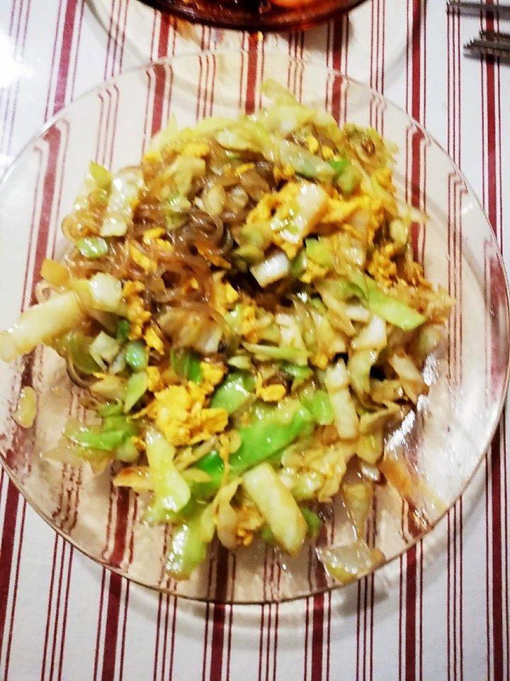 包菜粉丝炒鸡蛋