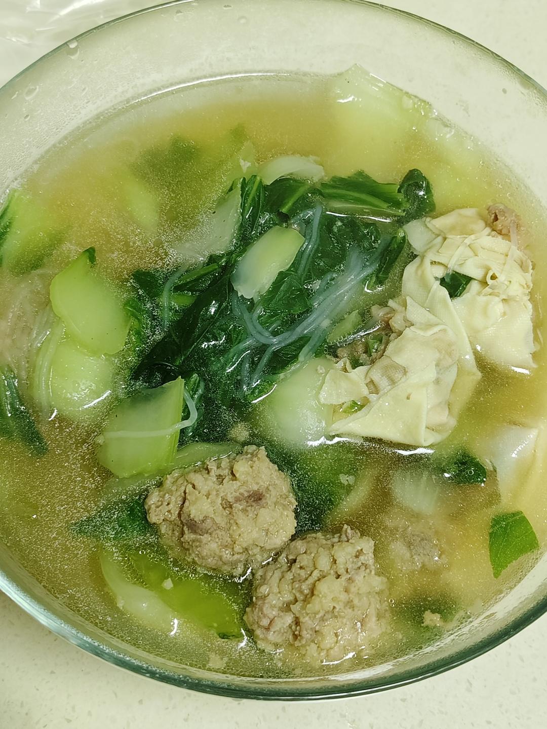 白菜丸子粉丝汤