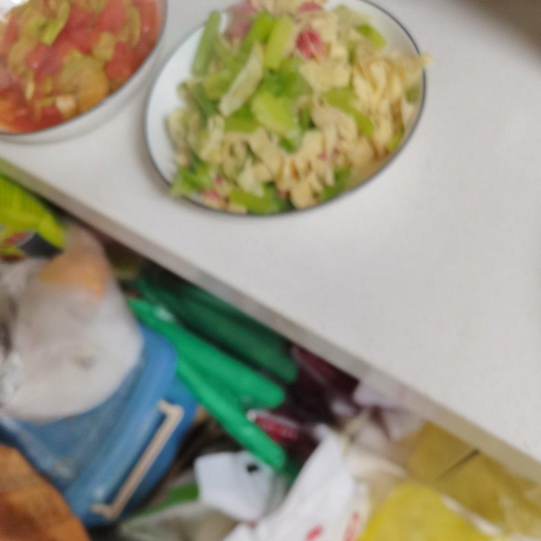 芹菜豆皮炒肉丝