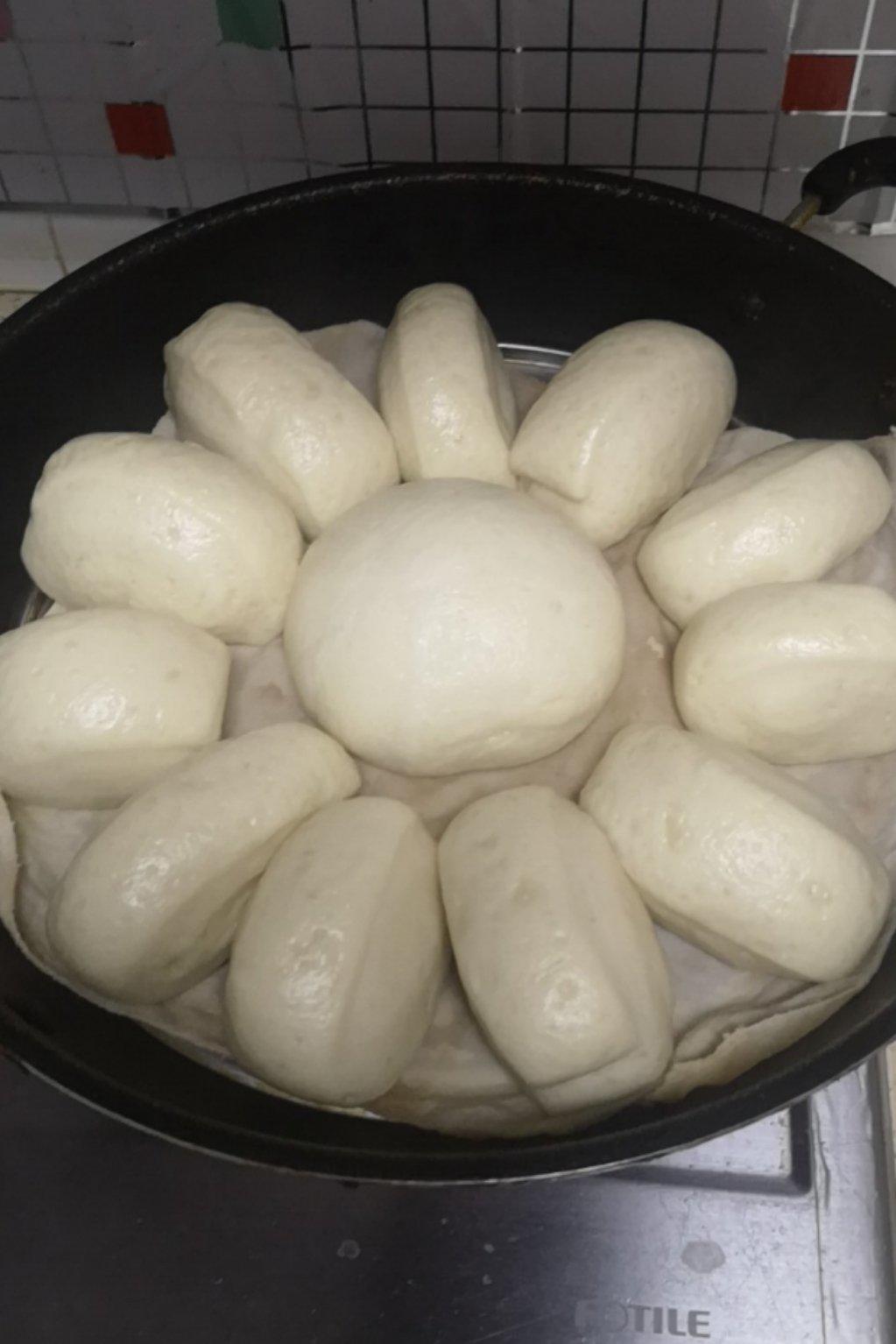 新手也可以--详解如何做出人见人爱、金黄的南瓜馒头