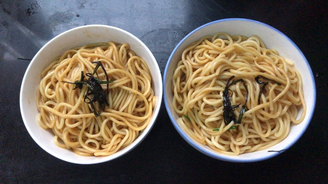 葱油拌面Spring Onion Noodles