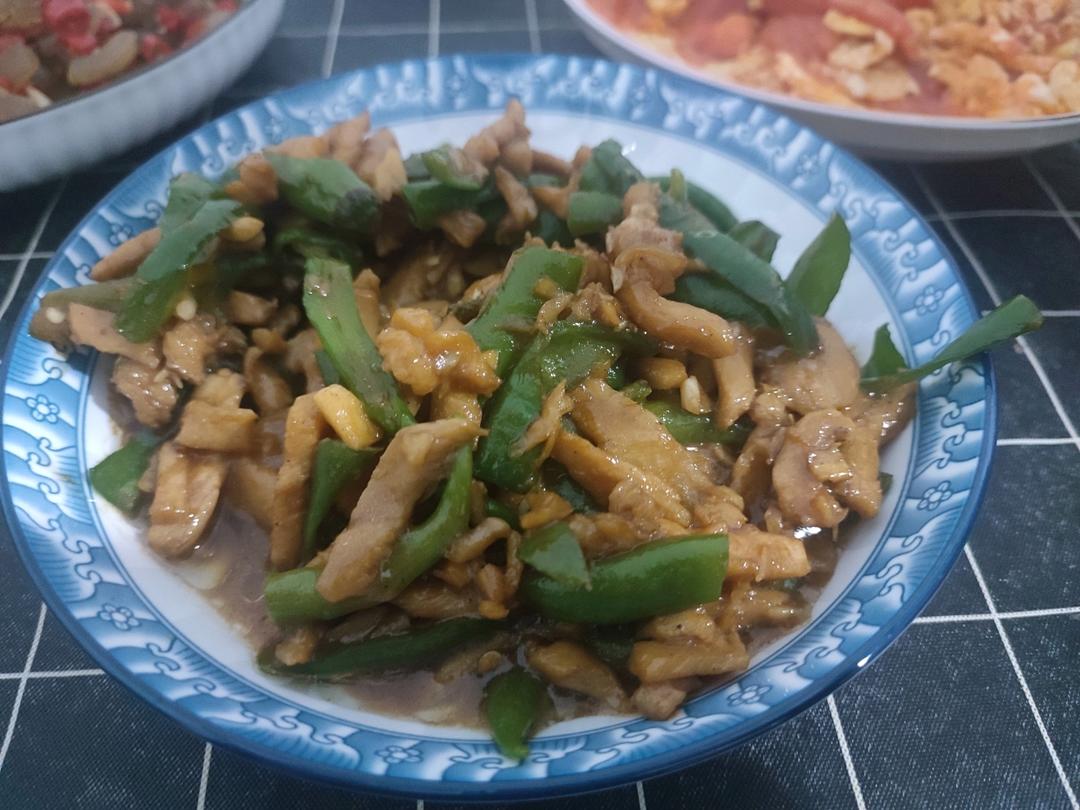 巨好吃的青椒炒鸡胸肉丝，超下饭