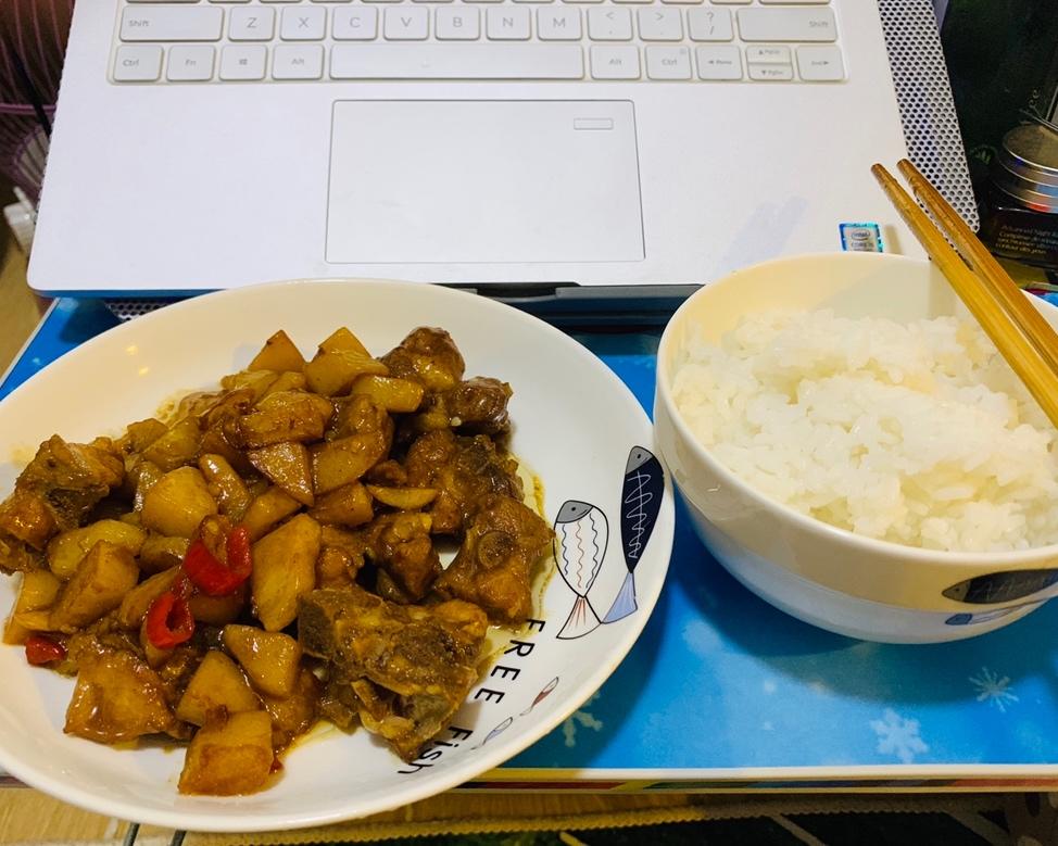 销魂土豆炖排骨👻