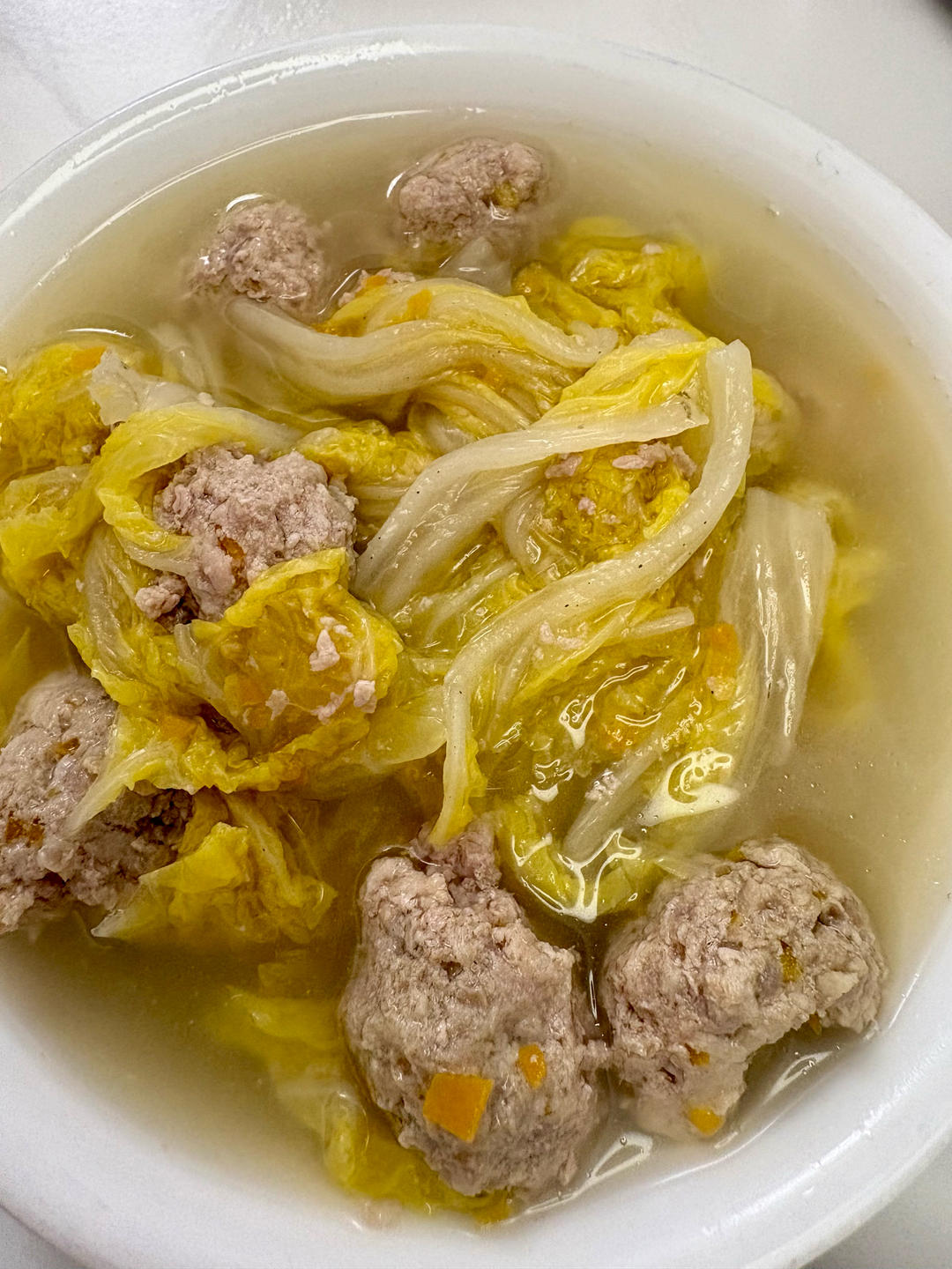 鸡腿肉丸子白菜粉丝汤