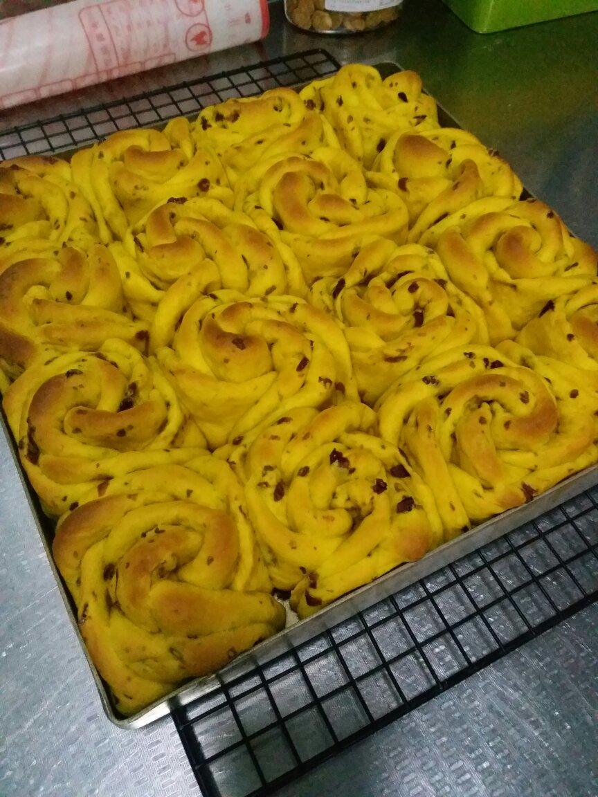 南瓜玫瑰挤挤面包