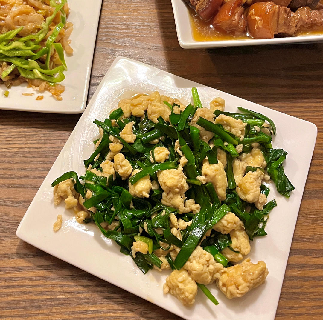 简易版韭菜炒鸡蛋（鸡蛋味道非常鲜嫩）