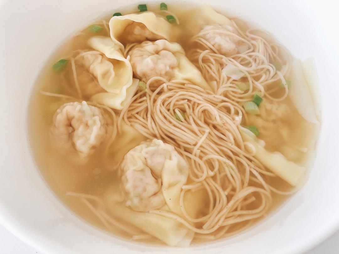 经典港式鲜虾云吞面