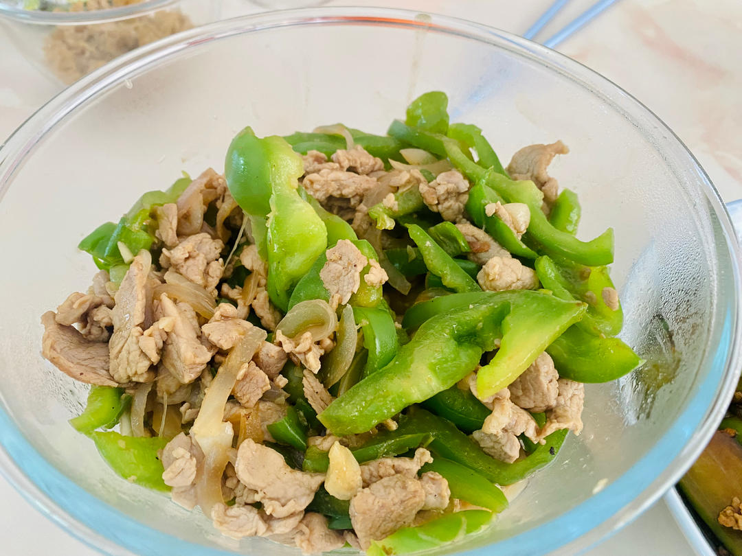 下饭菜：洋葱青椒炒肉片