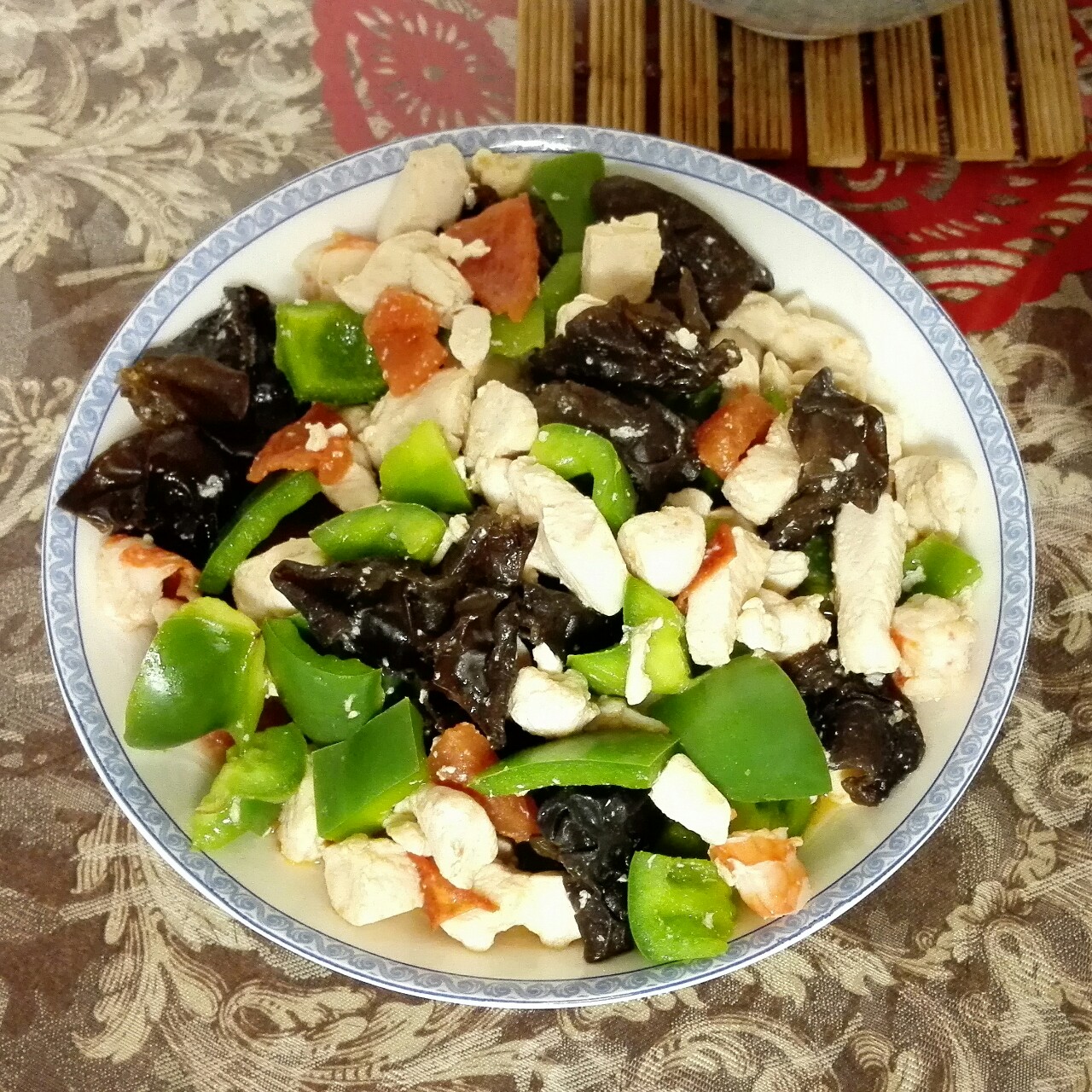 彩椒炒鸡丁