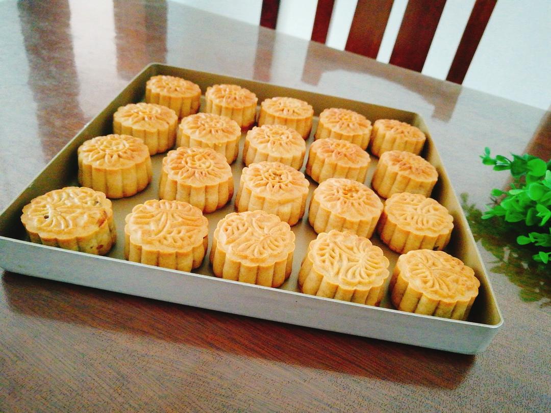 广式月饼—蛋黄莲蓉月饼