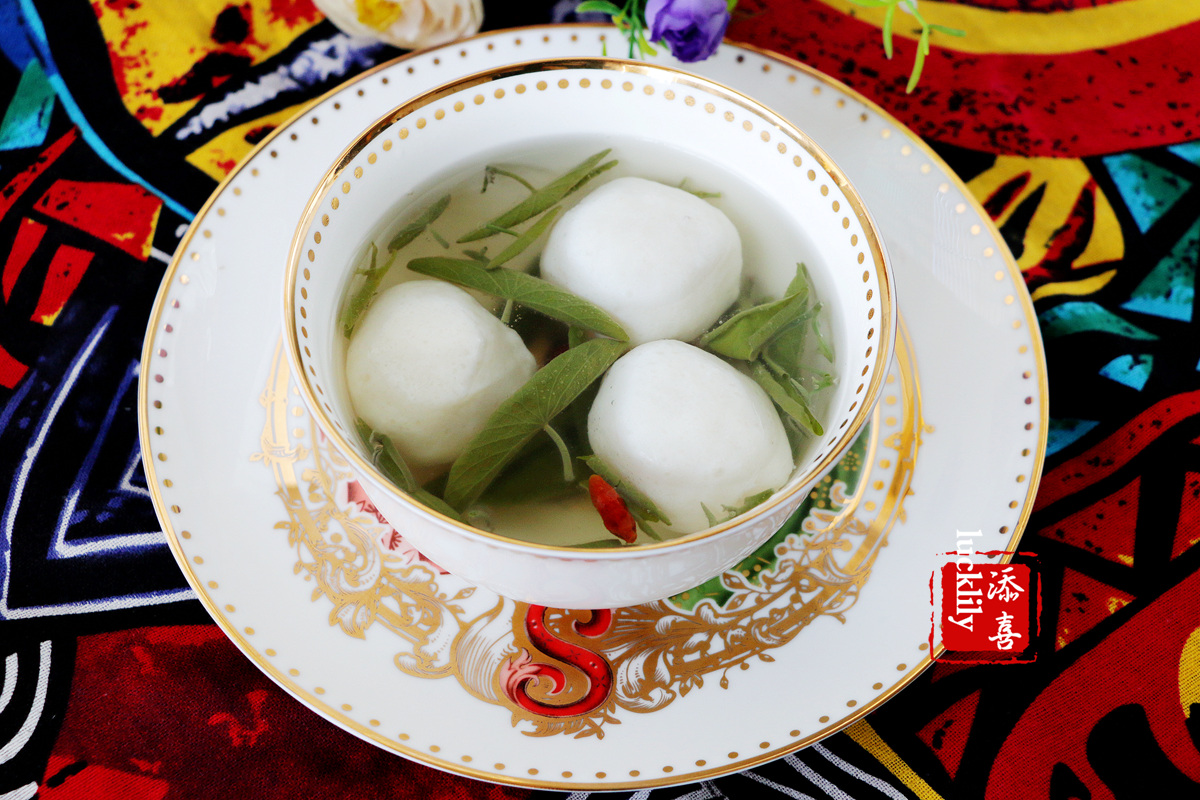 【祺宝家厨】杭州经典名菜：西湖莼菜鱼圆汤的做法