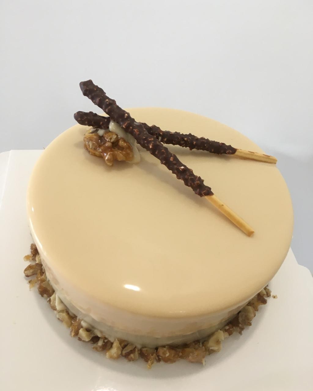 南瓜巧克力慕斯配焦糖淋面