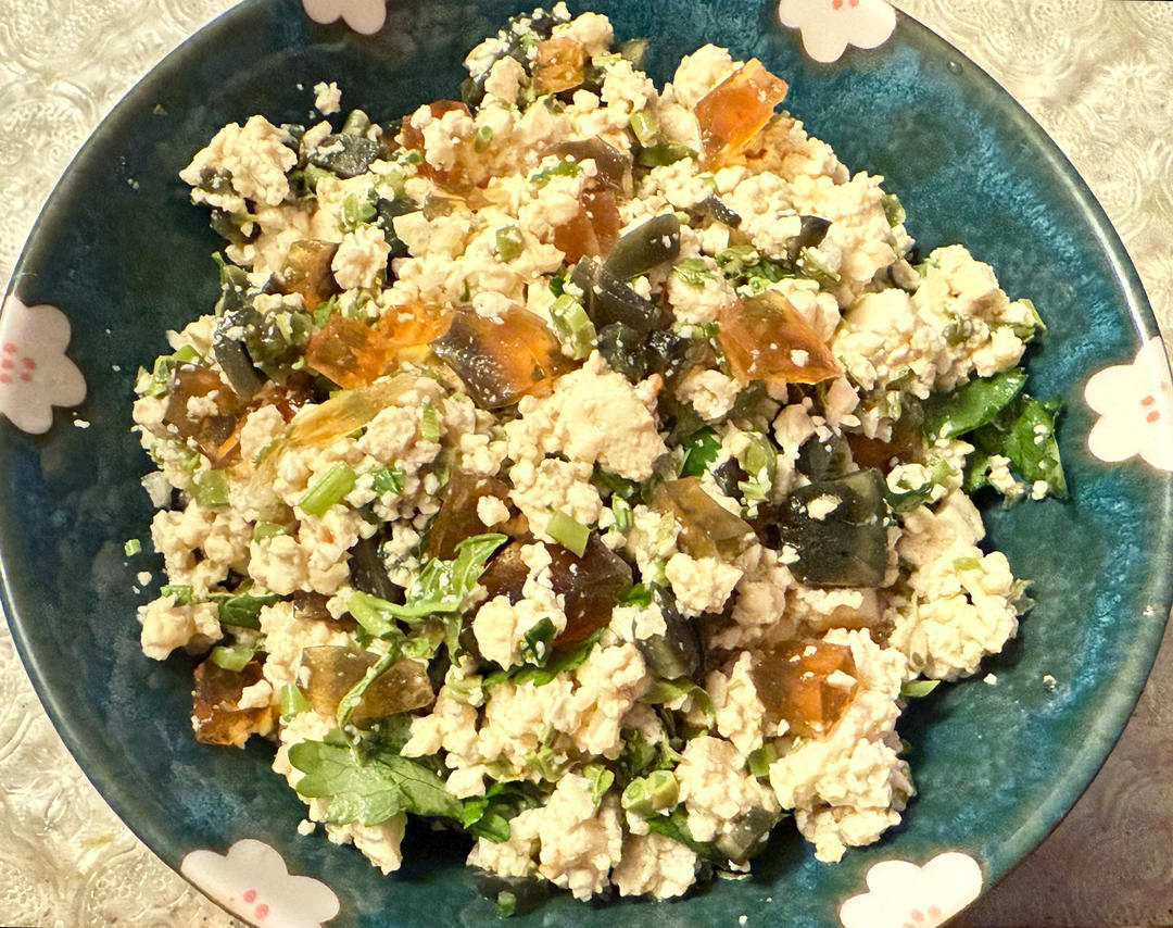 香椿皮蛋拌豆腐