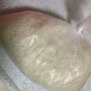 米饭绝对粒粒分明的蛋炒饭的做法 步骤1