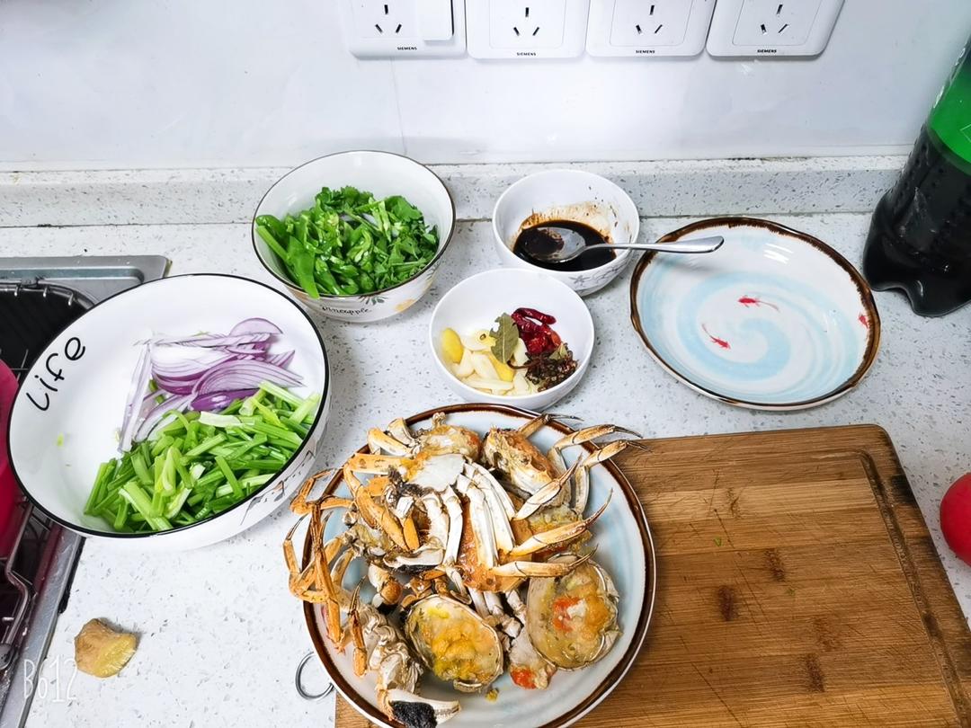 超详细版吮指香辣蟹炒年糕 | 大闸蟹最美妙的味道