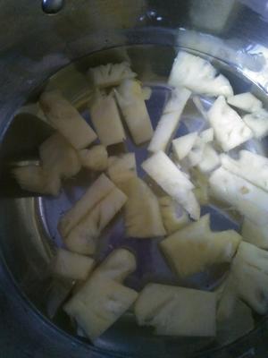 燕麦菠萝粥的做法 步骤1