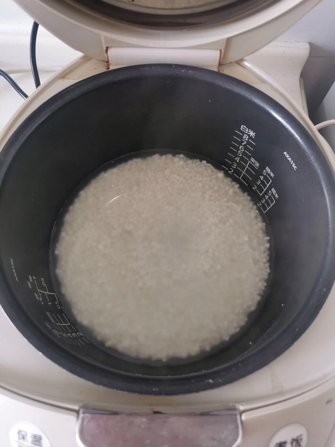 懒人必备～电饭煲腊肠焖饭