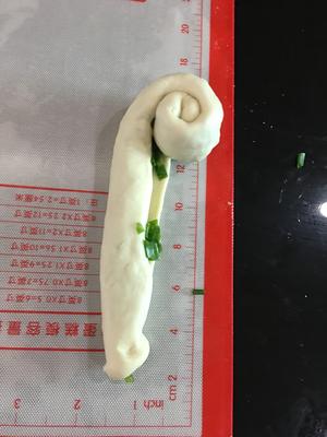 老上海葱油饼的做法 步骤5