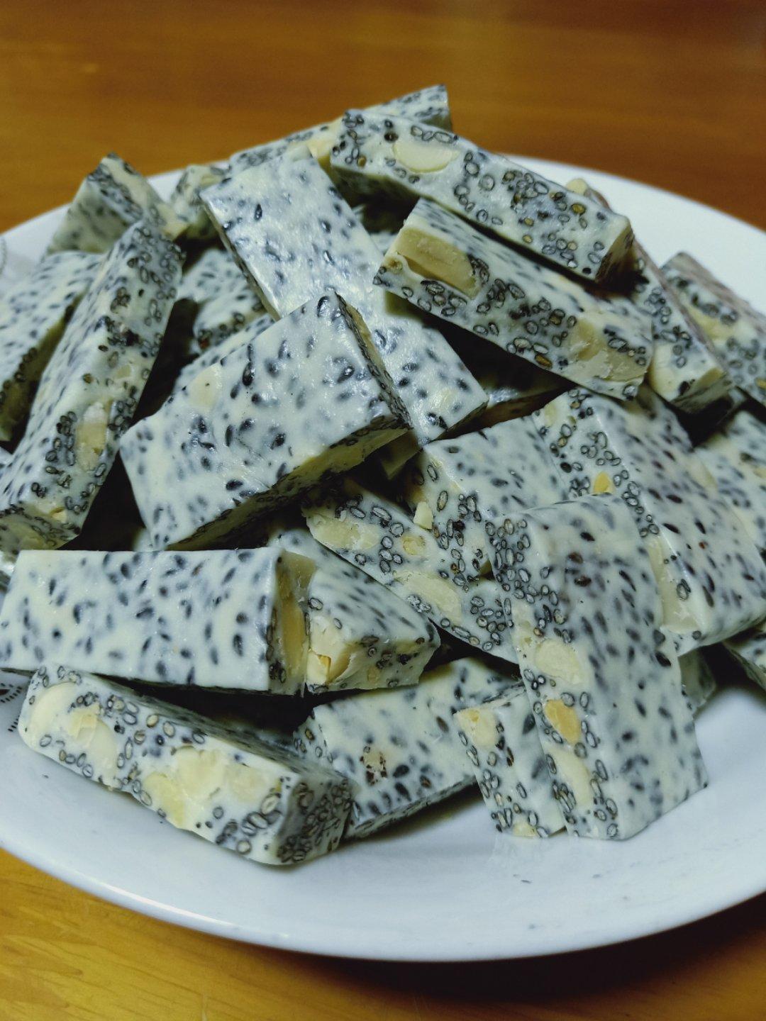 15分钟搞定‼️巨香无比，好吃不腻，人气养生黑芝麻牛轧糖