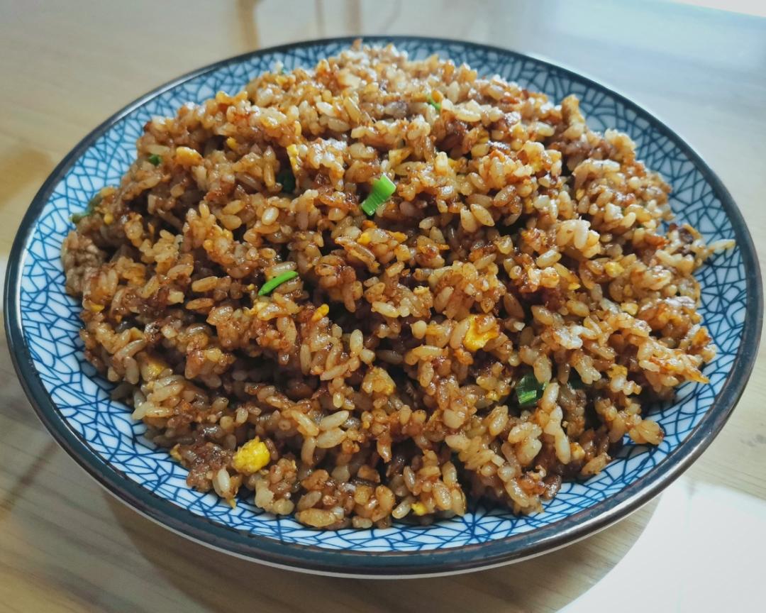 主酱油炒饭