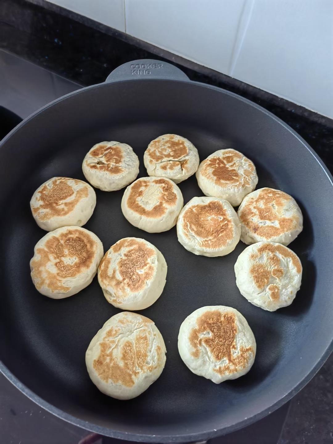 好吃看得见❗️满满的肉松‼️肉松香葱软皮饼