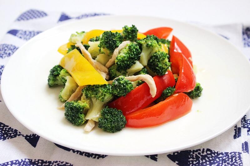 刘小饕做的彩椒西蓝花(糖人日常)