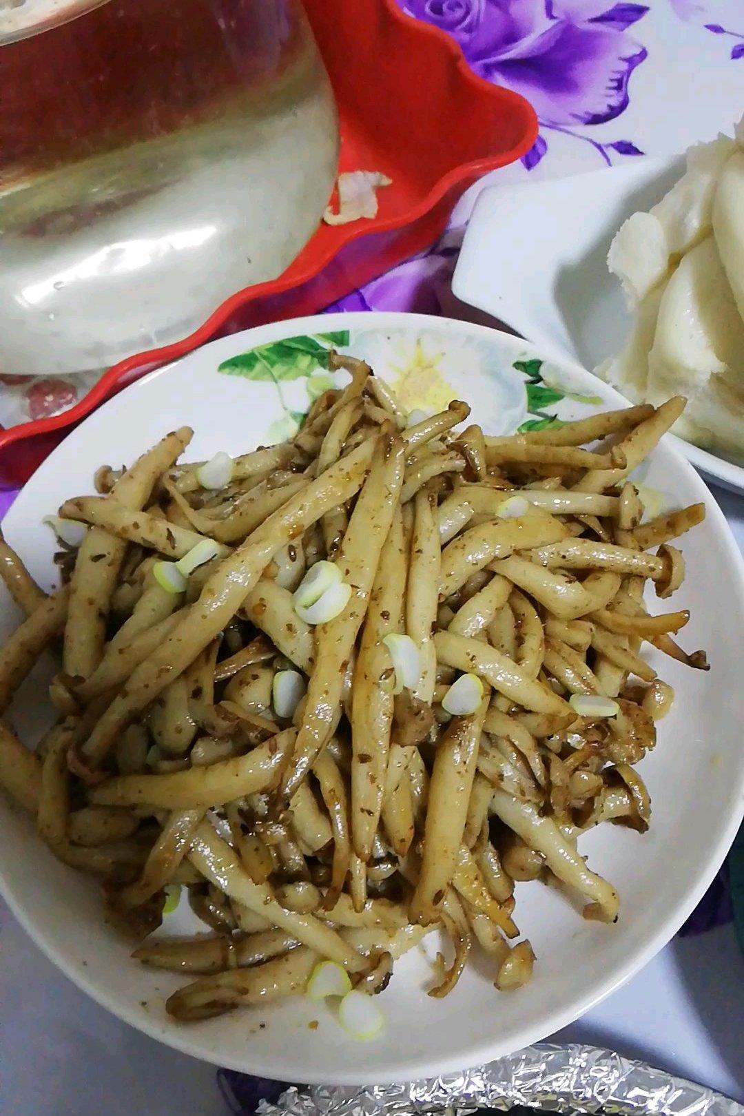 电饭锅酱鸡腿（出自微博：深夜放毒少女）