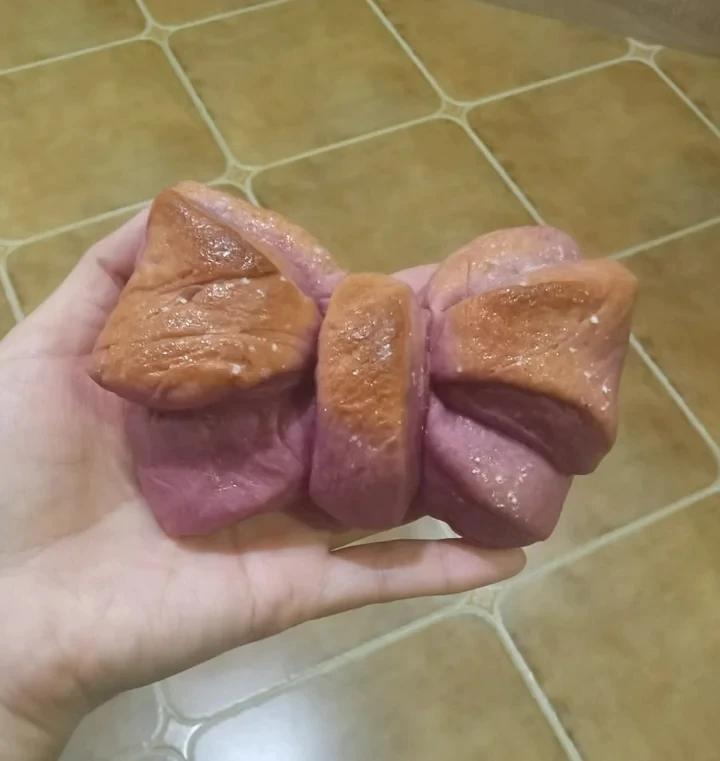 老夫的少女心蝴蝶结面包