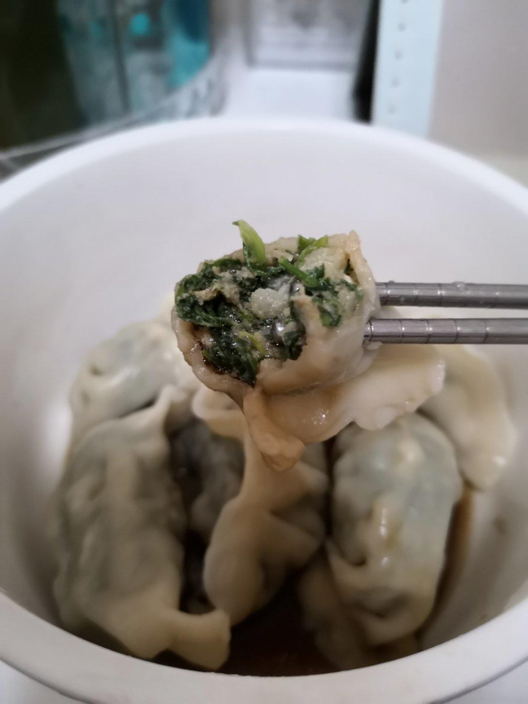 自己包的荠菜猪肉饺子 馅料实在贼好吃