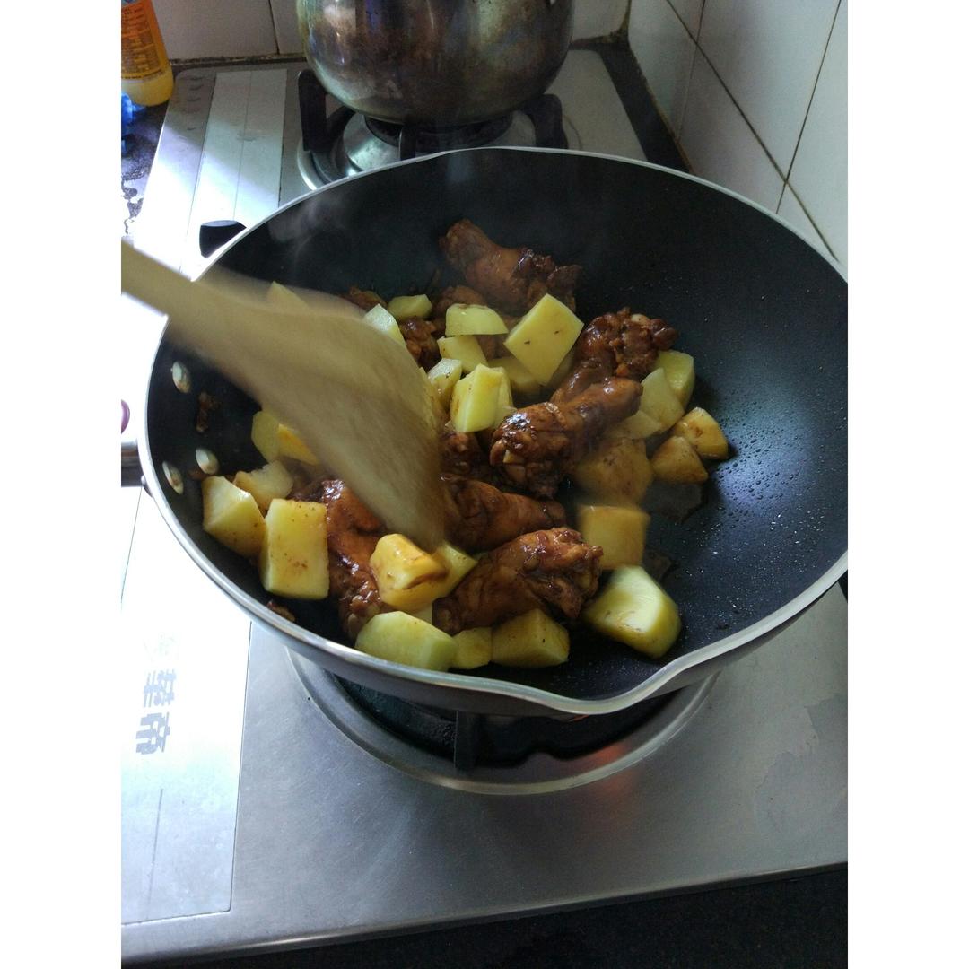 红烧土豆炖鸡腿