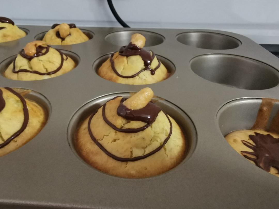 只需搅拌入烤箱的香蕉麦芬