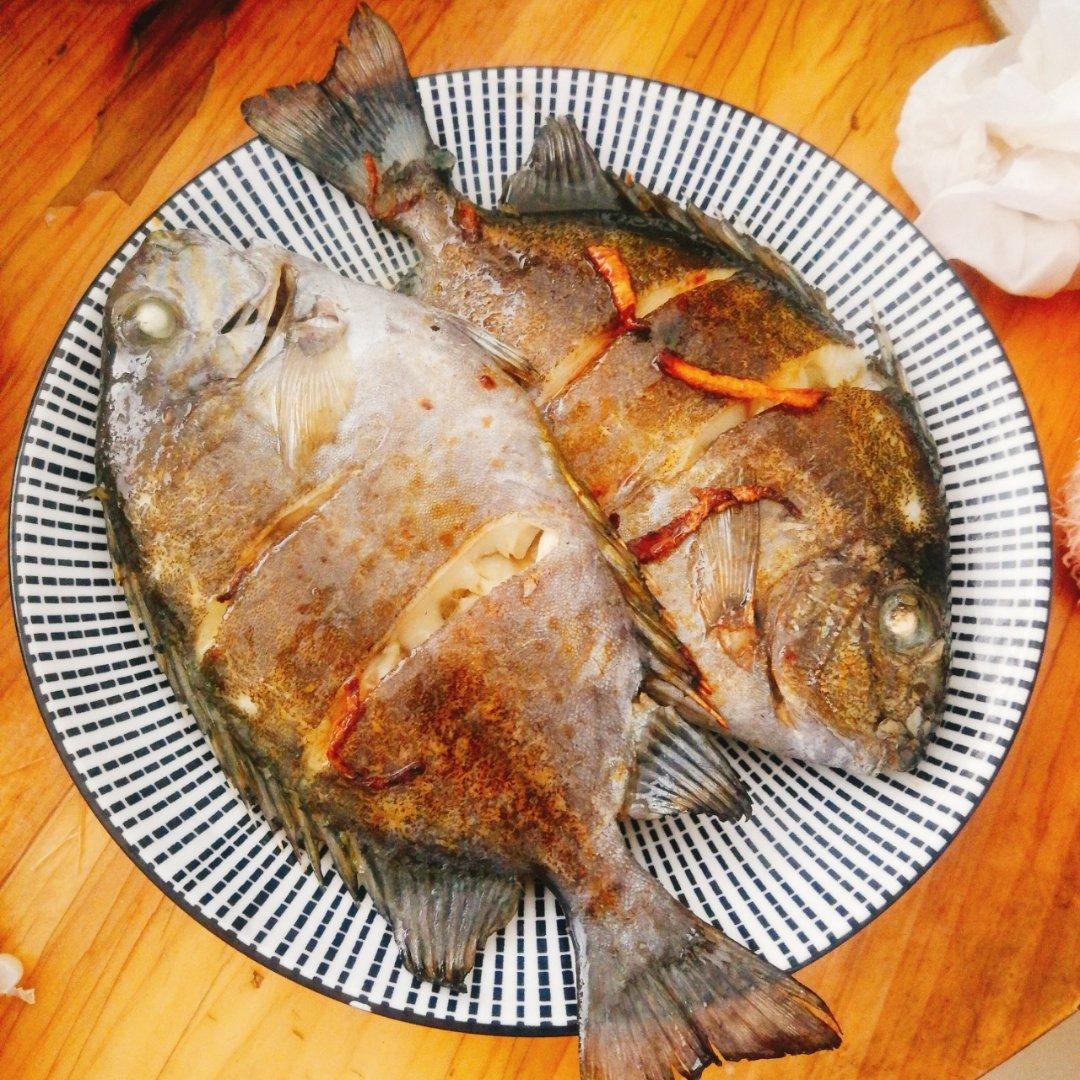 黑暗料理继承者p做的香煎傻瓜鱼(泥猛)