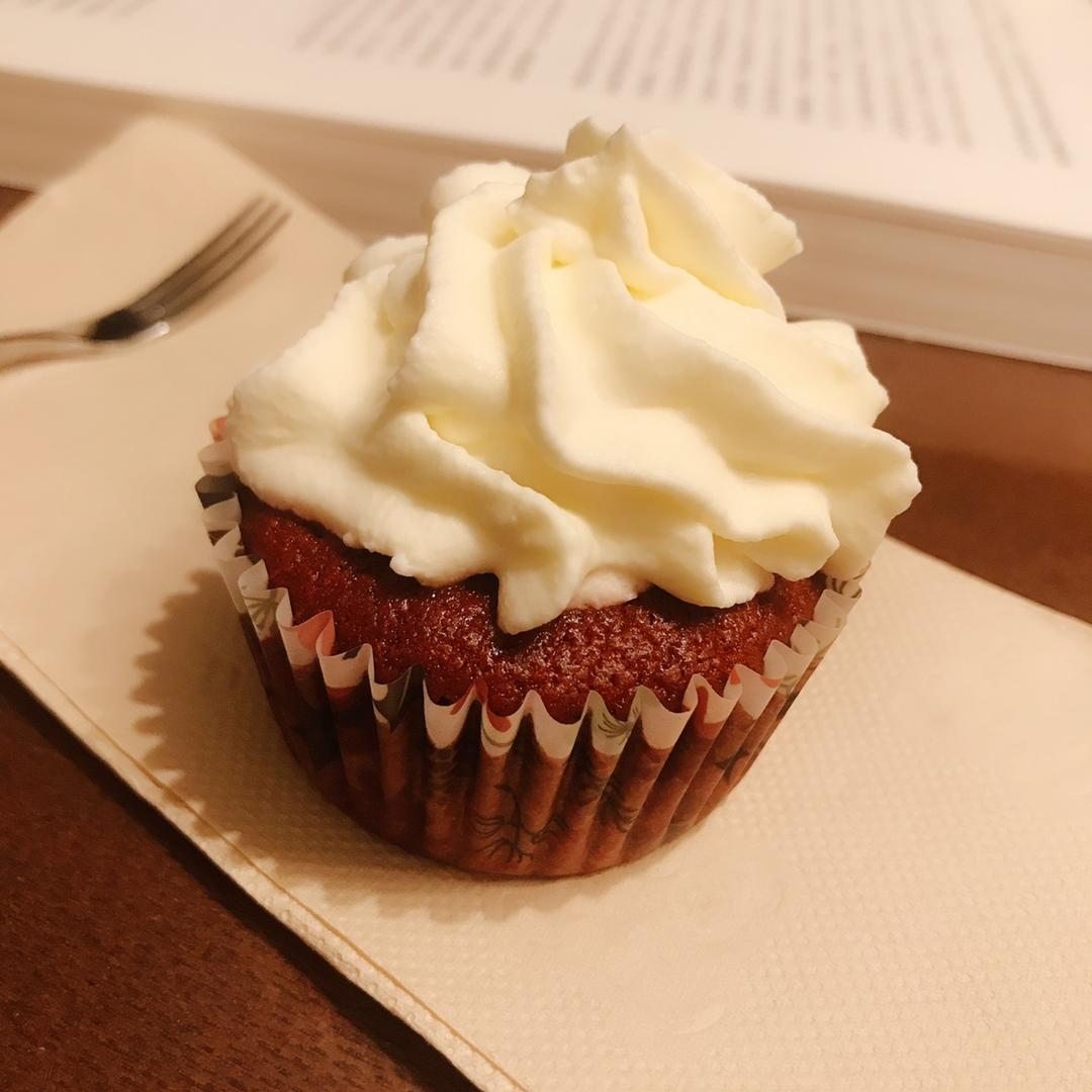 红丝绒杯子蛋糕（酸奶油Q弹版）Red velvet cupcake