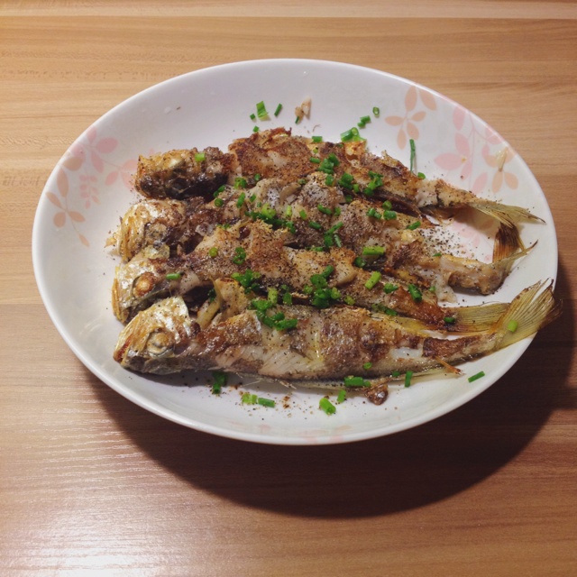 香煎小黄鱼