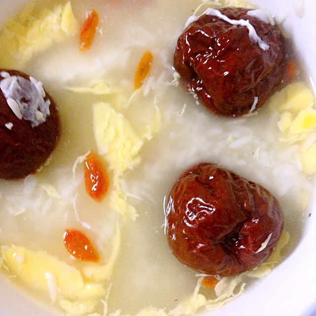 枸杞红枣酒酿蛋