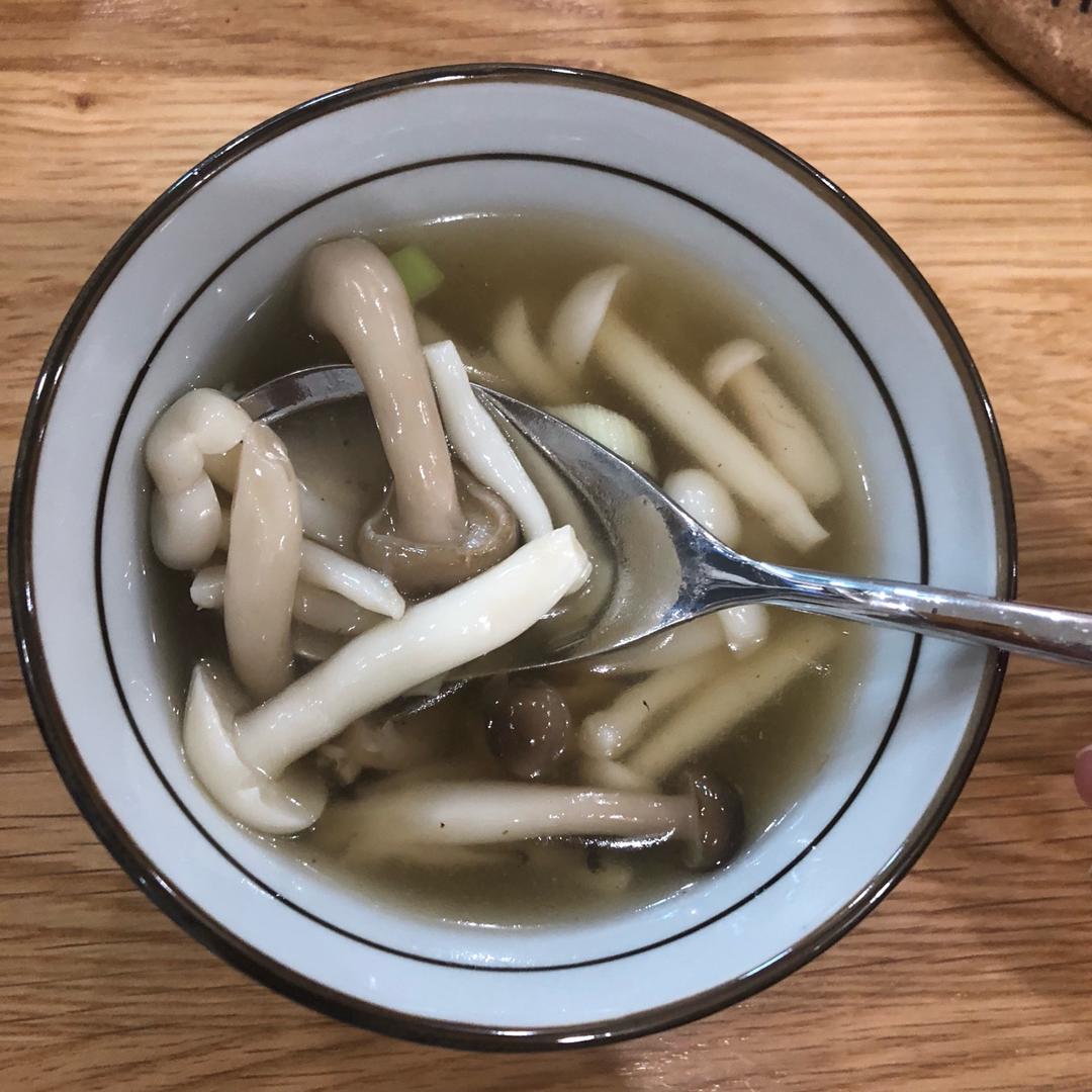 很美味vii做的冬日暖汤菌菇汤